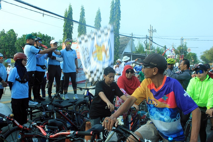 Semarakkan HUT Ke-80 RI, Pemkot Pasuruan dan KNPI Gelar Gowes Kemerdekaan