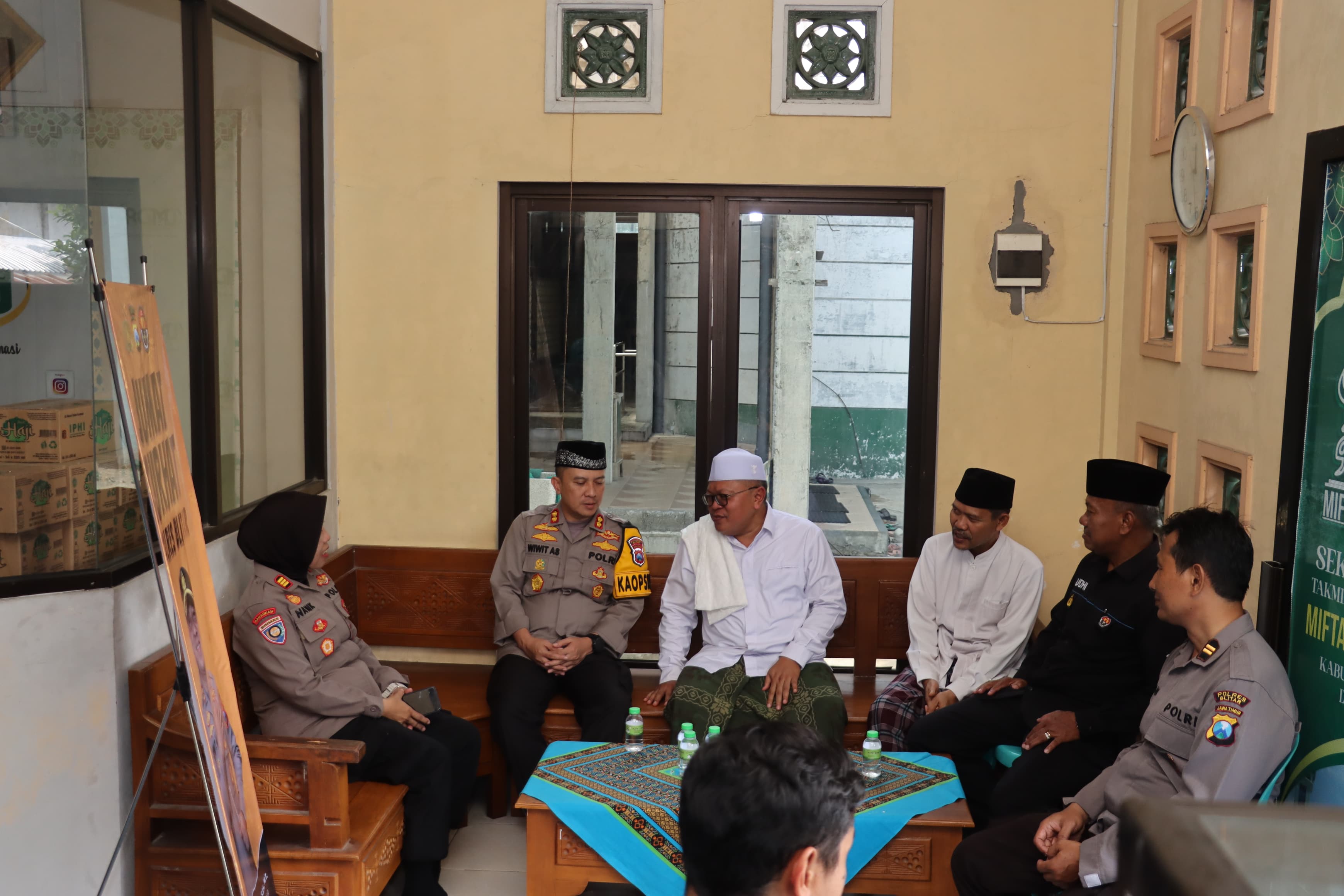 Kapolres Blitar Gelar Jumat Curhat di Masjid Raya Wlingi