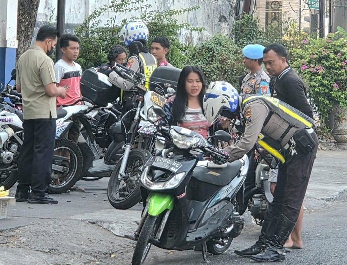 Hari Pertama Tilang Manual, 41 Motor Terjaring di Kedung Cowek Surabaya