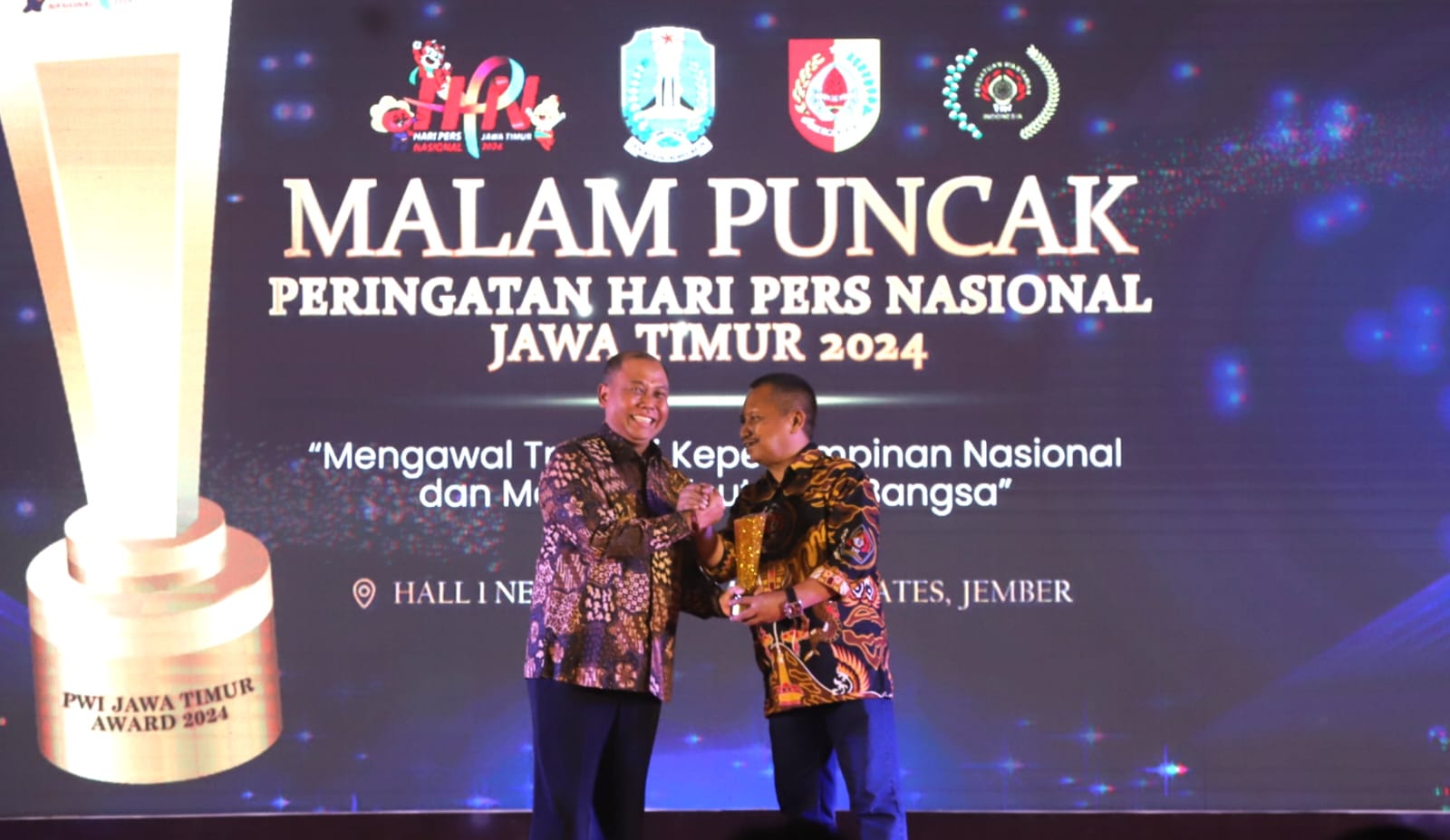 Puncak HPN 2024, Pj Bupati Jombang Raih PWI Award 