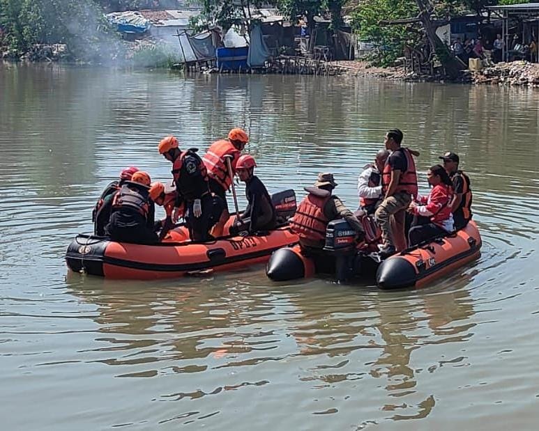 Lansia Tenggelam saat Berak di Sungai Joyoboyo Ditemukan Tewas