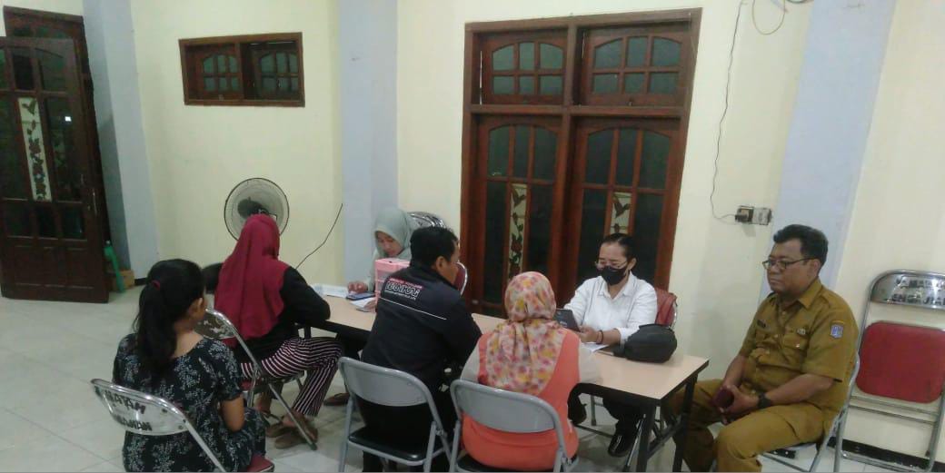 Pelayanan Adminduk di Surabaya Cukup di Balai RW