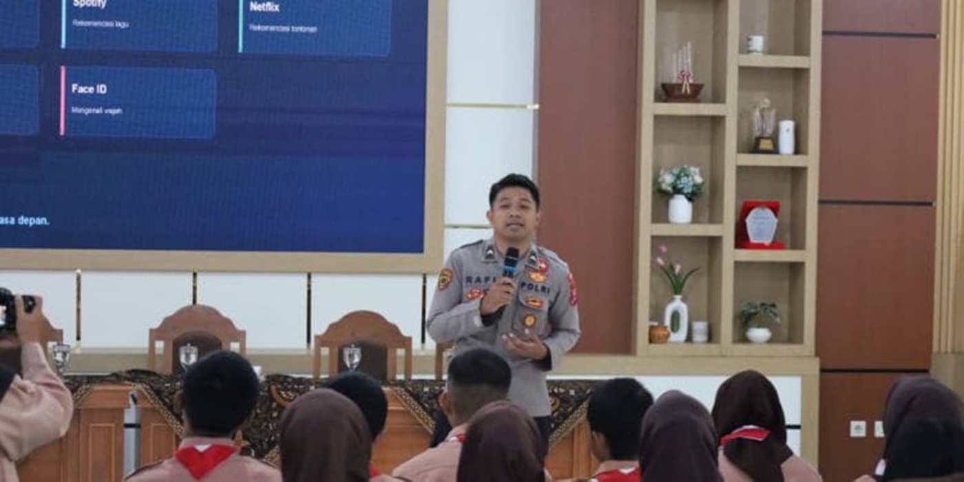 Polres Tulungagung Edukasi Pelajar SMKN 1 Boyolangu Bijak Manfaatkan AI