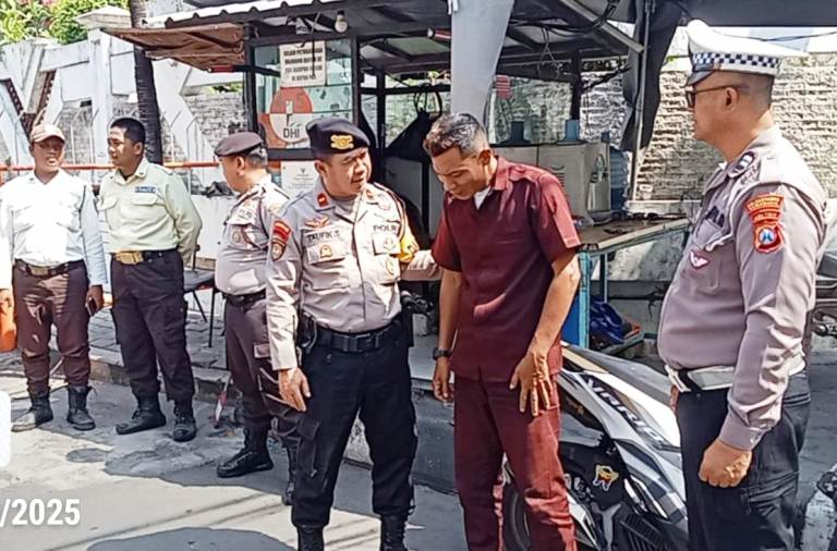 Polsek Mulyorejo Tingkatkan Keamanan Perumahan Dharmahusada Indah Surabaya