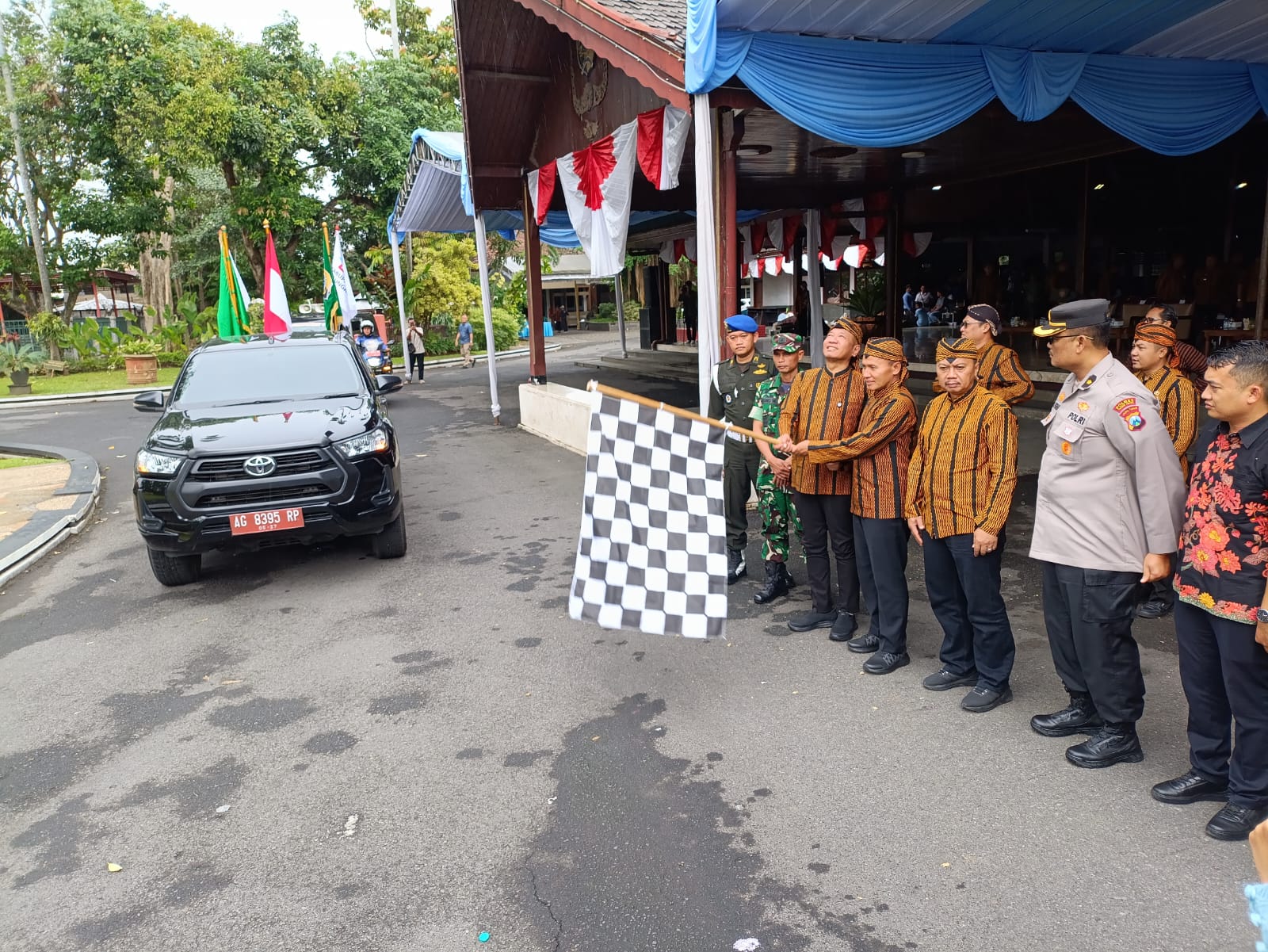 Kirab Pataka Dimulai, Masyarakat Tulungagung Bisa Saksikan Pataka Diarak di 4 Kawedanan Selama 4 Hari