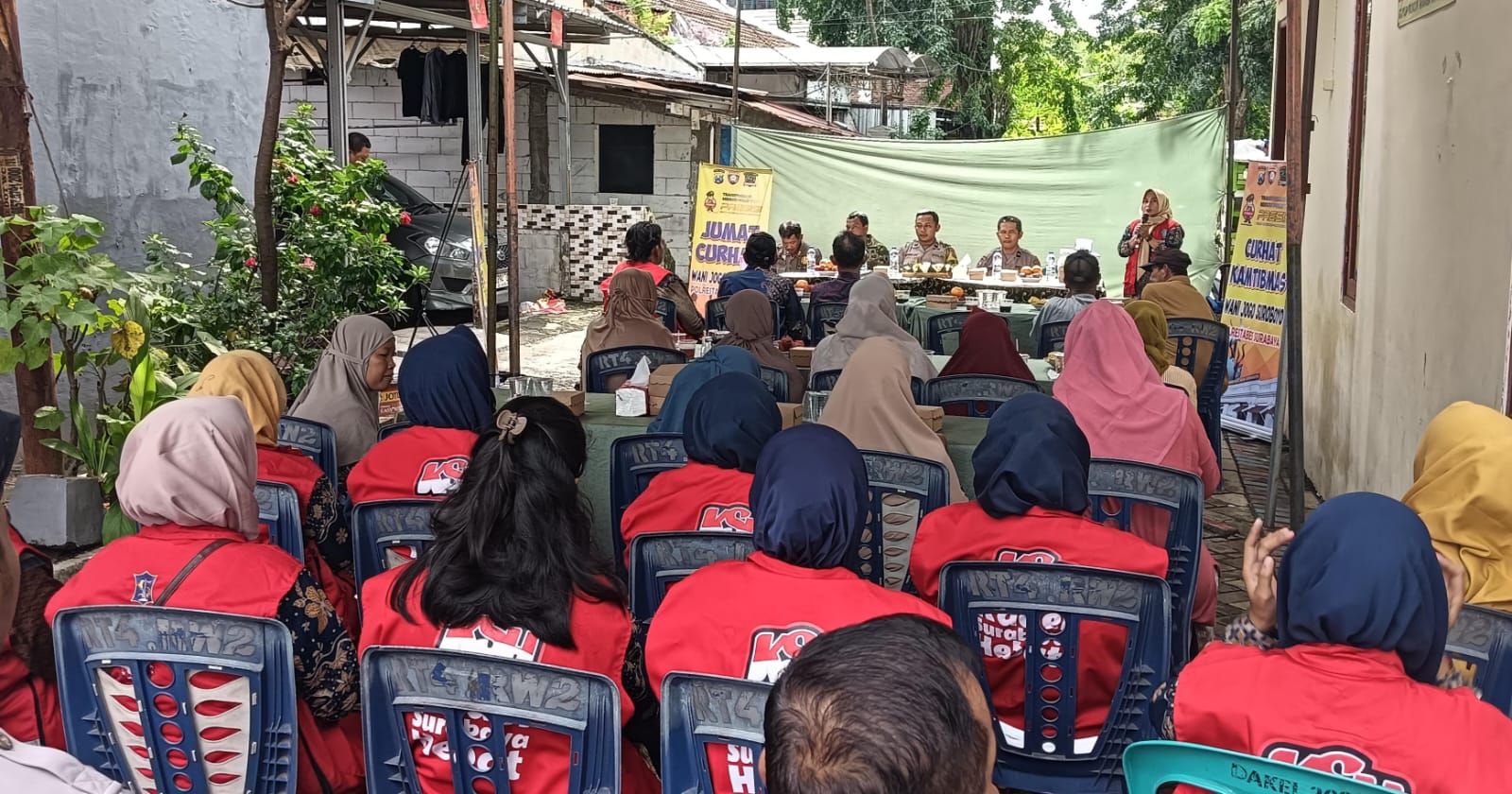 Polsek Sukomanunggal Gelar Jumat Curhat di Putat Gede, Serap Aspirasi Warga