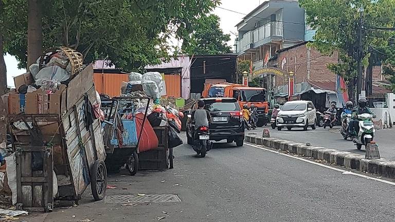 Warga Jetis Kulon Keluhkan TPS Overload, Hambat Program Kampung Madani