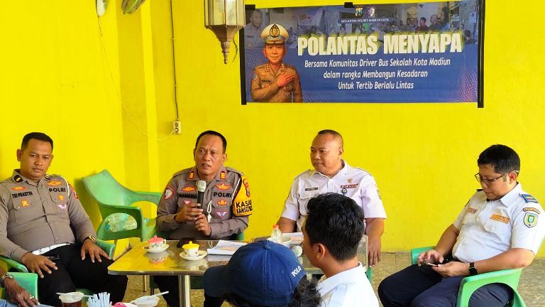 Keselamatan Angkutan Gratis Pelajar Kota Madiun Prioritas, Driver Ikuti Operasi Patuh Semeru 2025   
