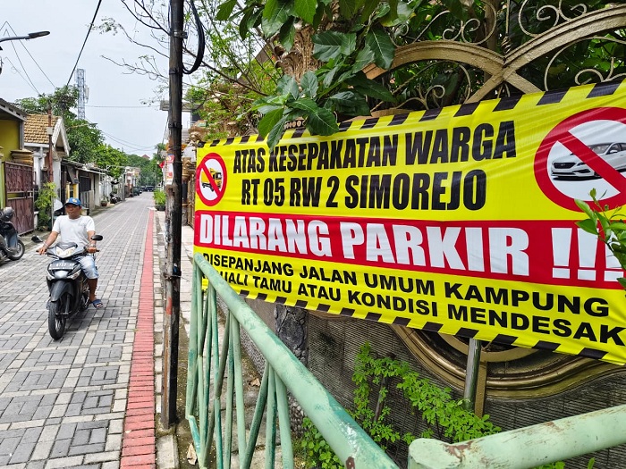 Surabaya Darurat Lahan Parkir,  Perlu Aturan Satu Rumah Satu Garasi 