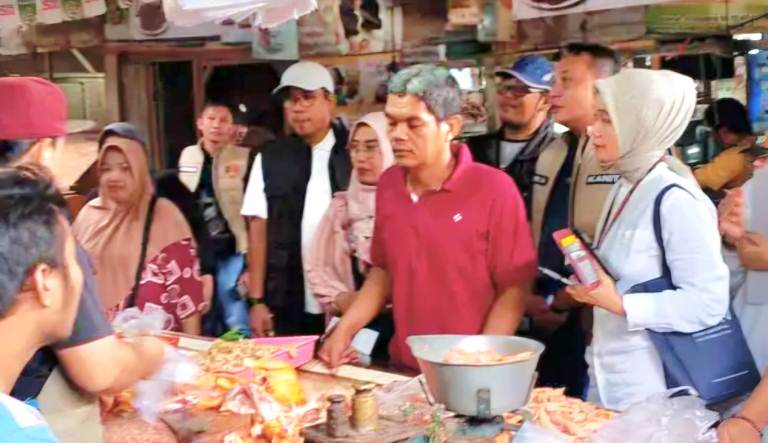 Harga Cabai di Pasar Bangil Naik, Satgas Pangan Pastikan Stok Aman