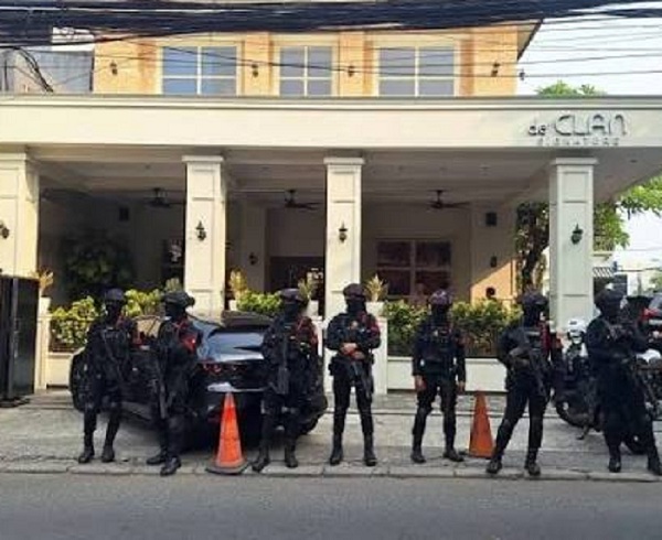 Kortastipidkor Polri Geledah Cafe de'Clan Jakarta Selatan Terkait Dugaan Korupsi dan TPPU