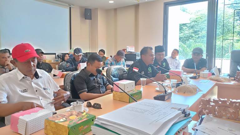 Merasa Didepak Sepihak, Juru Parkir Mie Gacoan Mengadu ke DPRD Surabaya