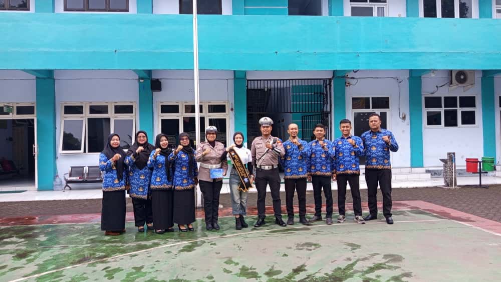 Satgas Preemtif Operasi Zebra Sosialisasikan Tertib Lalu Lintas di SMK Farmasi Adyatma Sukodono