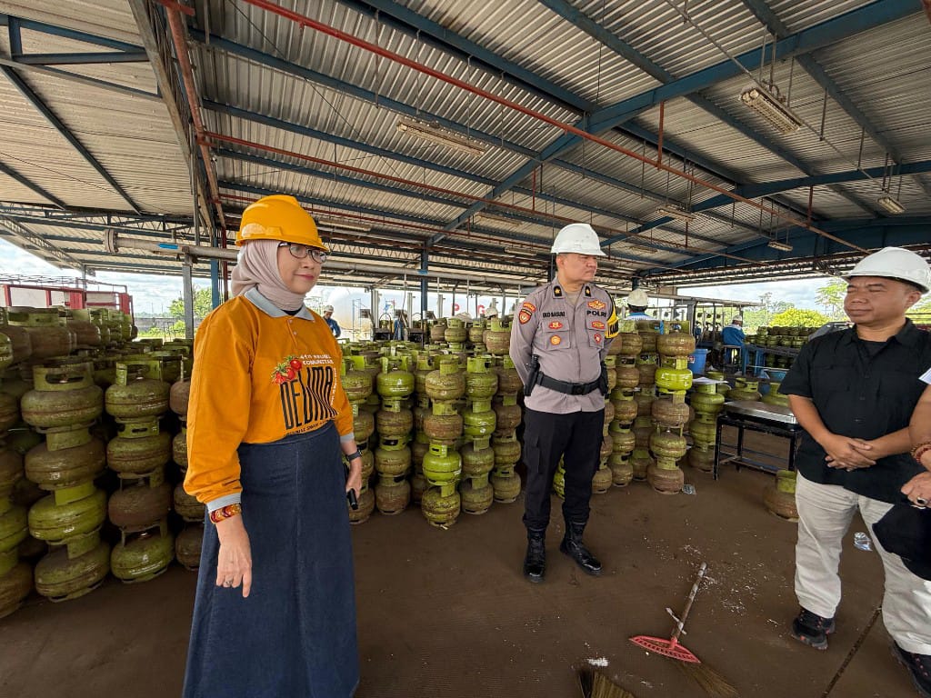Pastikan Dapur Warga Tetap Mengepul, Bunda Indah Jamin Stok LPG 3 Kg di Lumajang Aman Selama Lebaran