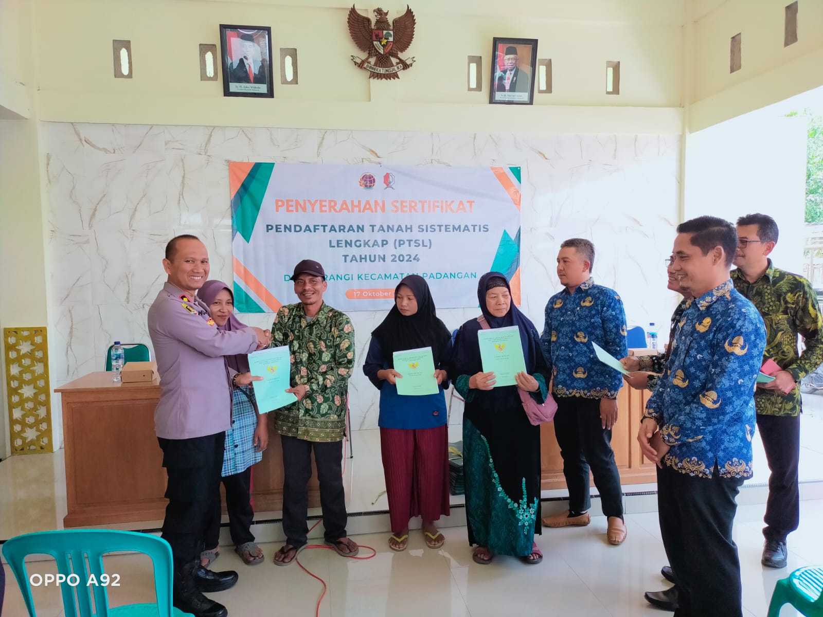 Kapolsek Padangan Hadiri Penyerahan Sertifikat Tanah Program PTSL