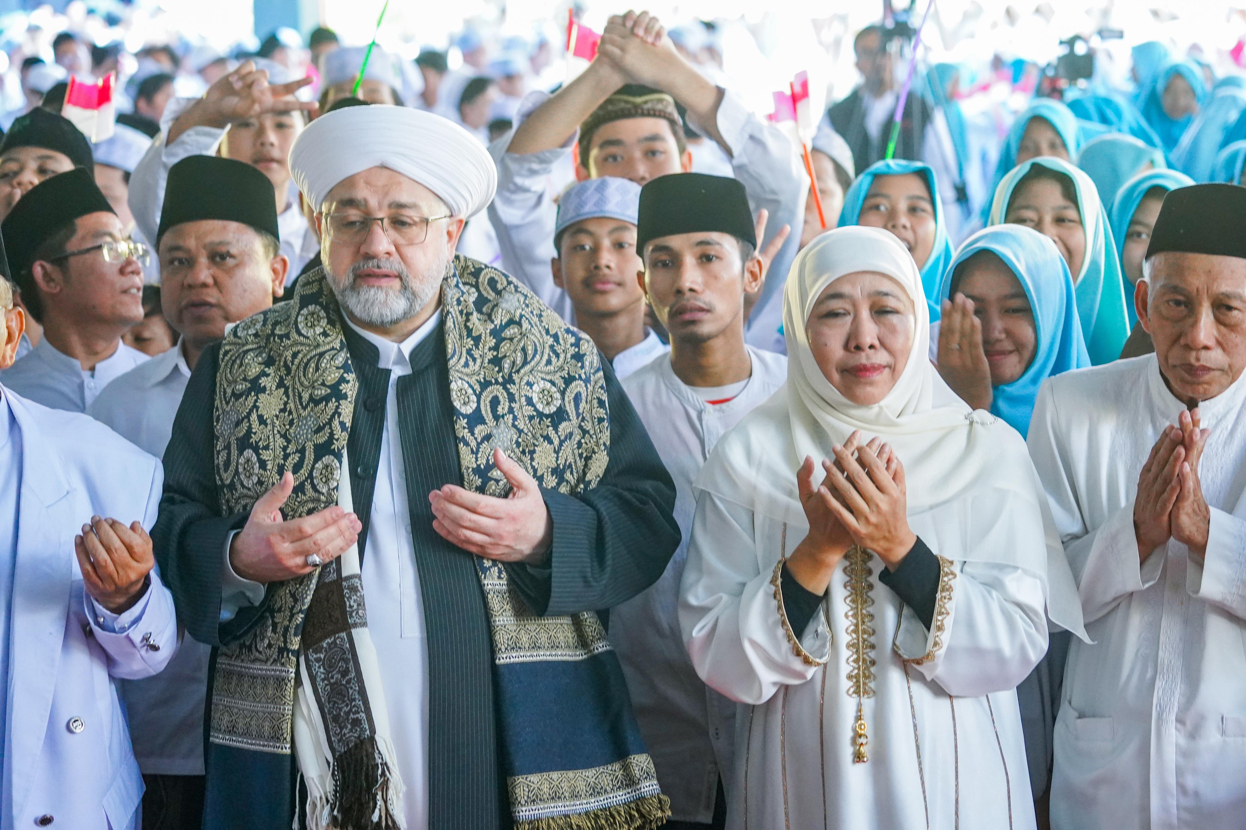 Diundang Khofifah Memotivasi Pelajar Sekolah Khadijah, Ini 3 Pesan Syekh Afeefuddin Al Jailani