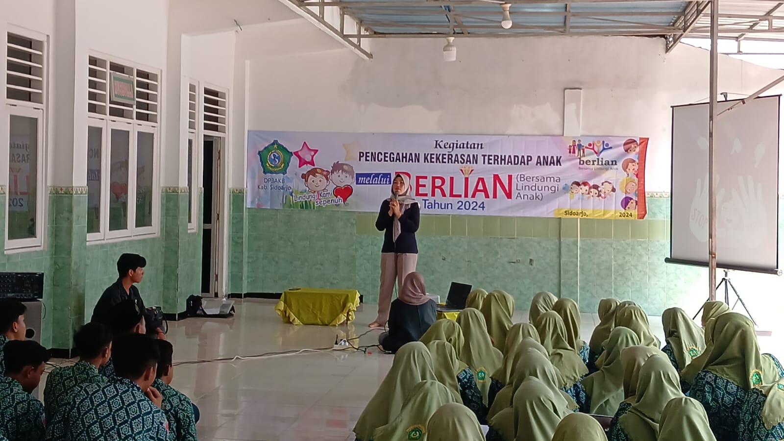 Polisi Sosialisasi Berlian Sekolah