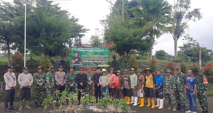 Lapas Malang dan Forkopimcam Tanam Pohon di Ngajum untuk Lingkungan Berkelanjutan