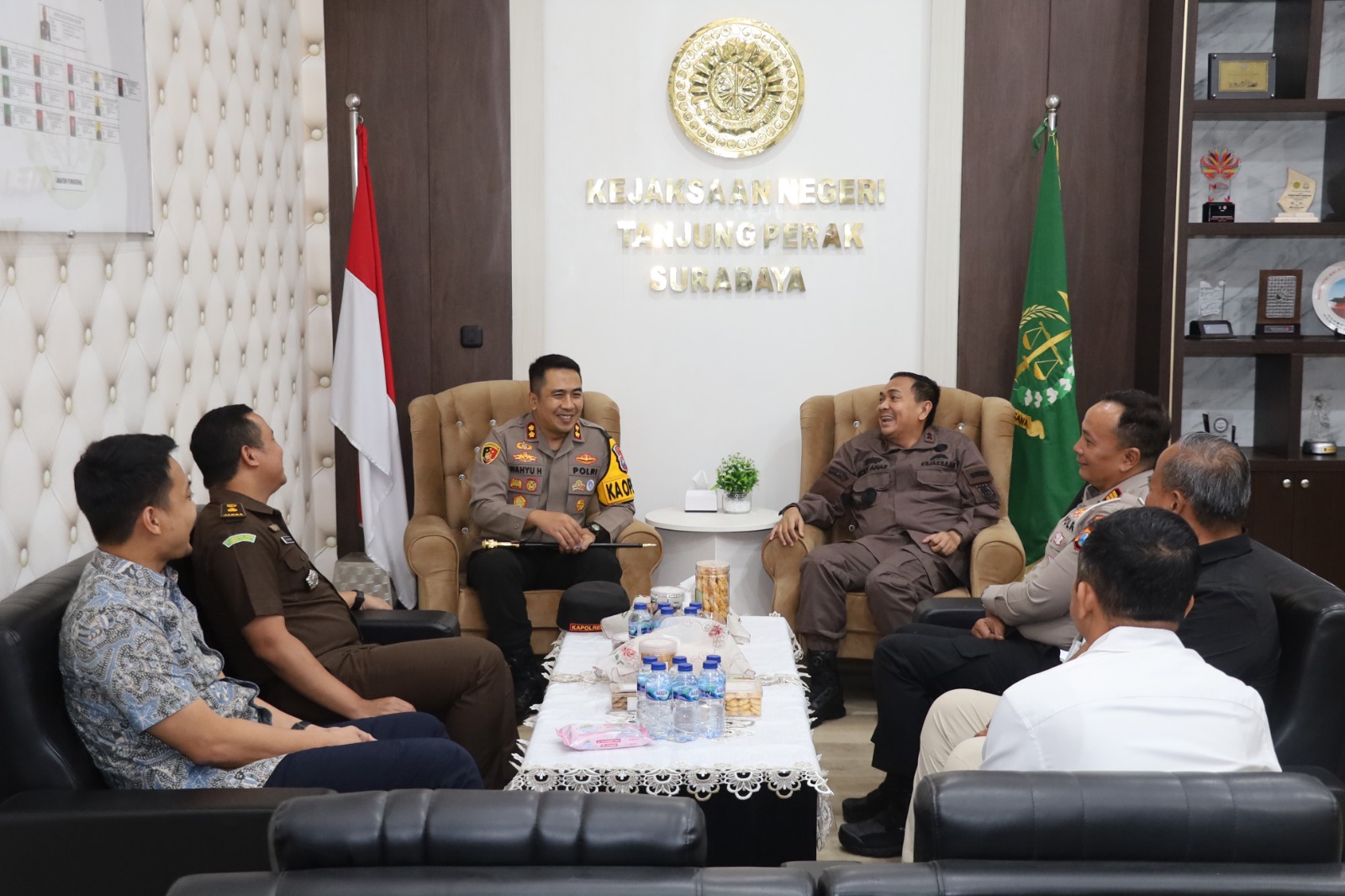Kapolres Pelabuhan Tanjung Perak Jalin Silaturahmi dengan Kejari, Perkuat Sinergi Penegakan Hukum