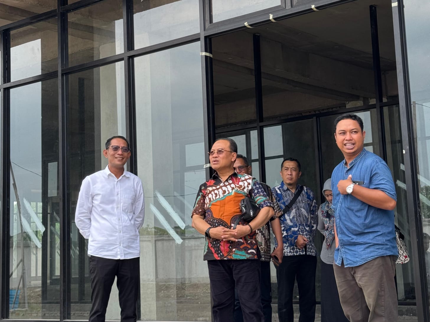 Pastikan Pembangunan Gedung Berjalan, Kabiro Umum Kementrian ATR/BPN Sidak Gedung Baru Kantah Surabaya II