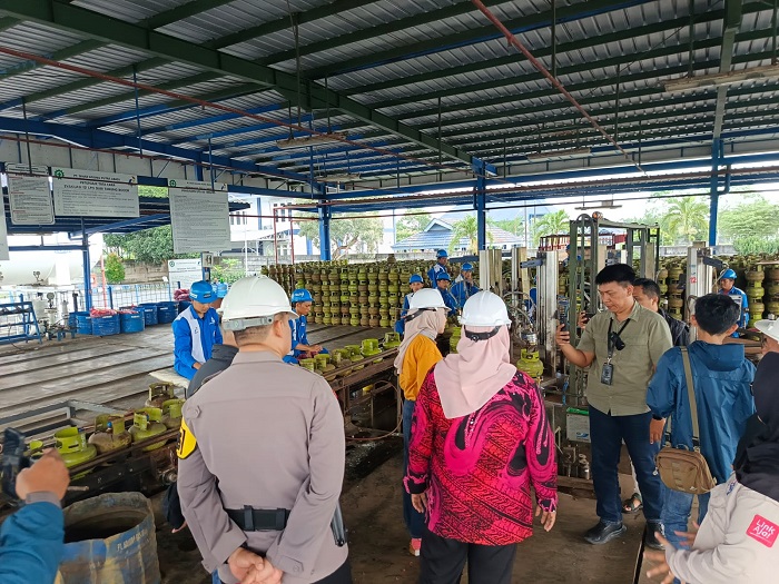 Polres Lumajang dan Forkopimda Sidak SPPBE Cegah Kelangkaan Elpiji 3 Kg