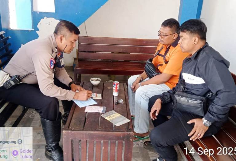 Bus Harapan Jaya Nekat Terobos Lampu Merah di Tulungagung, Sopir Kena Tilang dan Skorsing