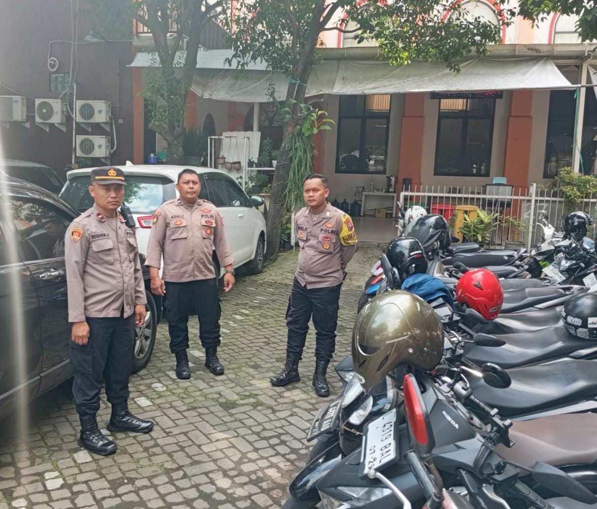 Polsek Gayungan Amankan Ibadah Kenaikan Yesus Kristus di GPIB