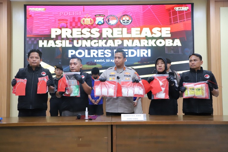Polres Kediri Gagalkan Peredaran 1 Kg Sabu Pasutri 