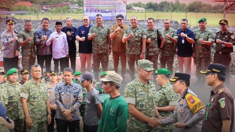 Forkopimda Dampingi Wakil Panglima TNI Tinjau Pembangunan dan Groundbreaking KDMP di Bojonegoro