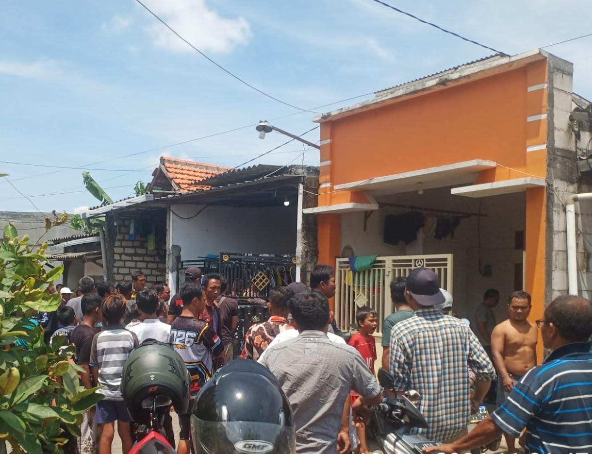 Geger! Warga Asemrowo Temukan Pria Tewas Gantung Diri di Kusen Pintu Kamar Tidur