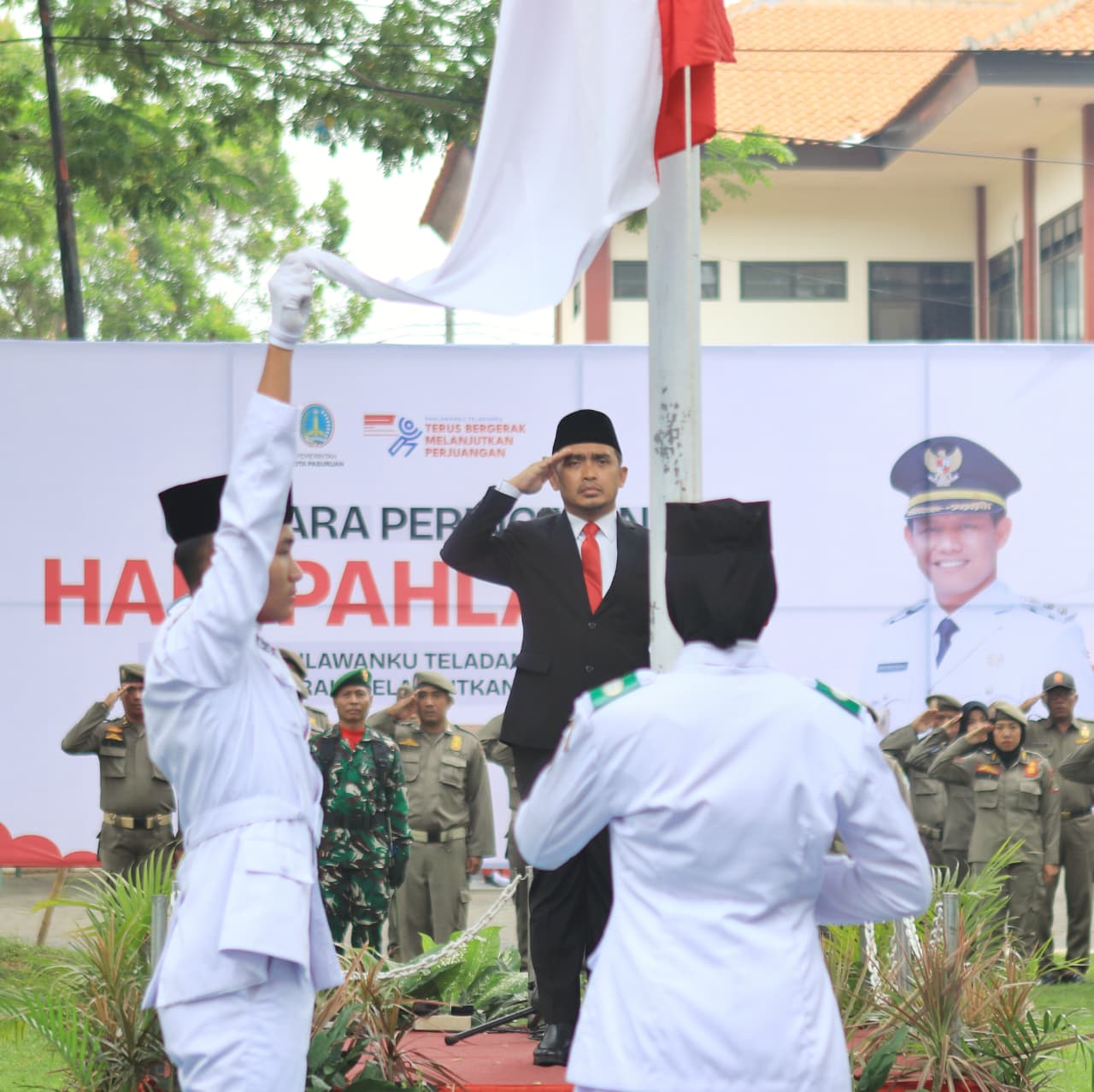 Pimpin Upacara Hari Pahlawan, Wali Kota Pasuruan Ajak Teladani Semangat Juang dan Nilai Kepahlawanan
