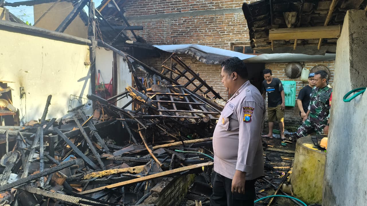 Ditinggal ke Sawah, Rumah Warga Jatisari Krenceng Kepung Luluh Terbakar