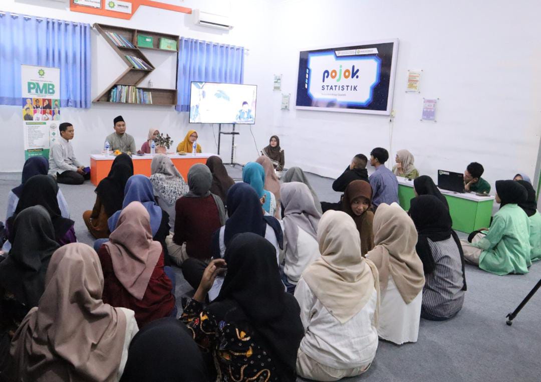 Sambut Hari Guru, Perpustakaan Unugiri Gelar Bedah Buku Karya Alumni