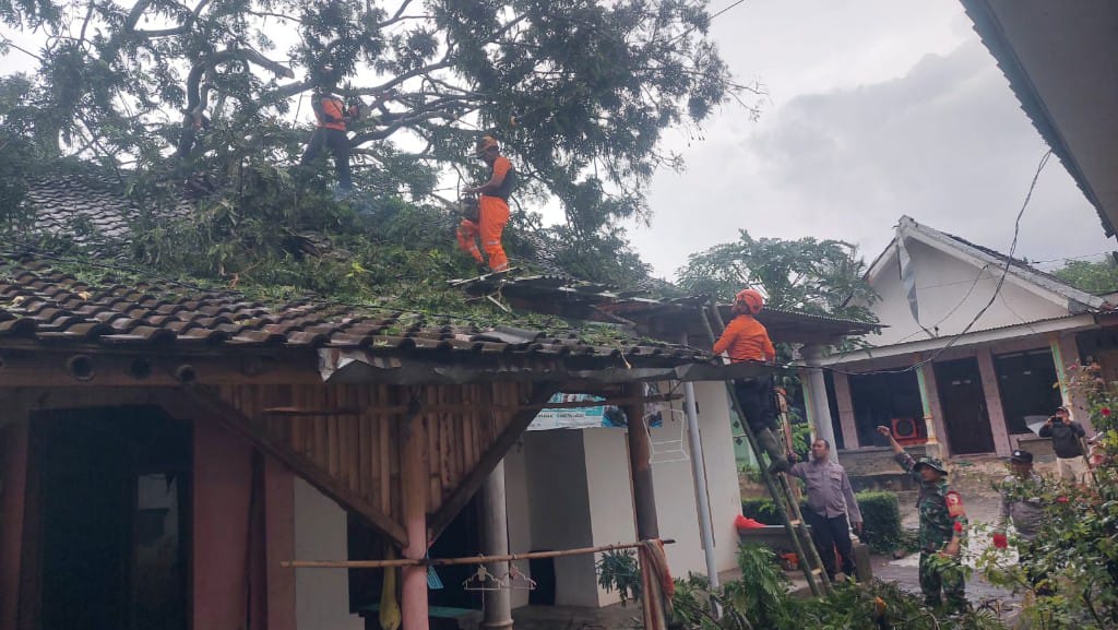Hadapi Cuaca Ekstrem, BPBD Lumajang Gerak Cepat Pastikan Keselamatan Warga