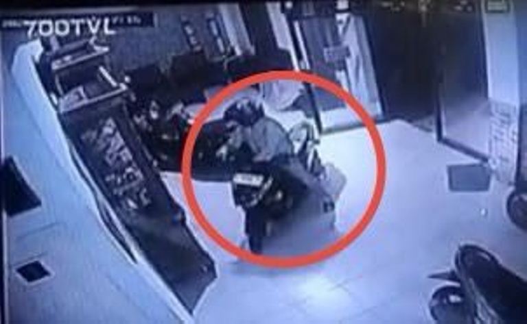 Maling Obok-Obok Rumah Kos di Jalan Kuwukan Sambikerep, Motor Penghuni Raib