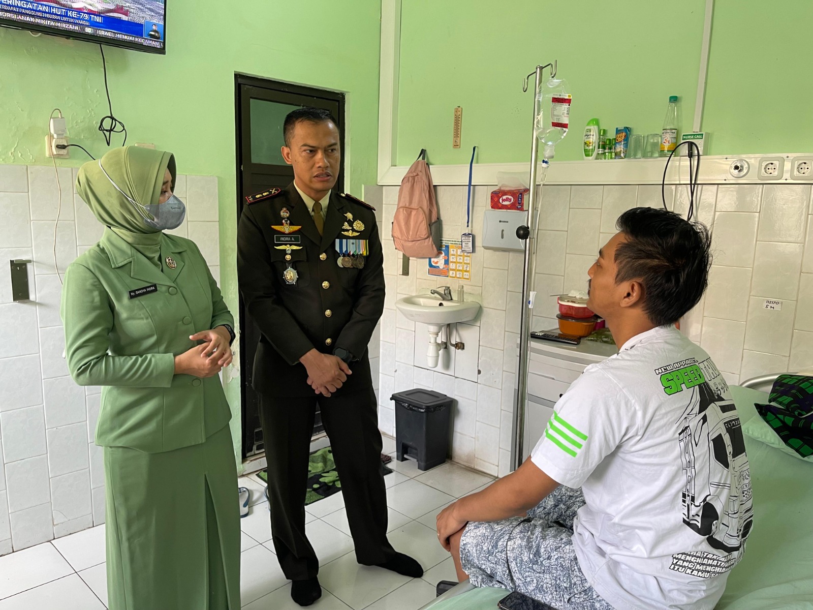 Wujud Kepedulian TNI, Dandim Jember Jenguk Anggota Sakit dan Istri yang Melahirkan di RSAD Baladhika Husada