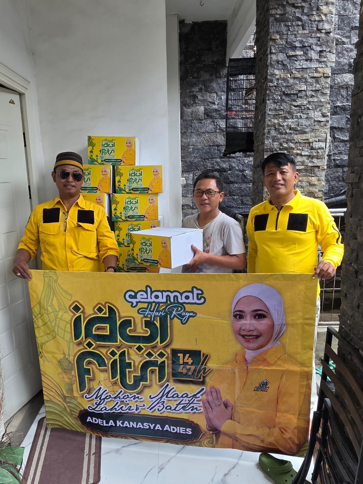 Teruskan Tradisi Sosial Keluarga, Adela dan Adiel Bagikan 5.000 Bingkisan Lebaran