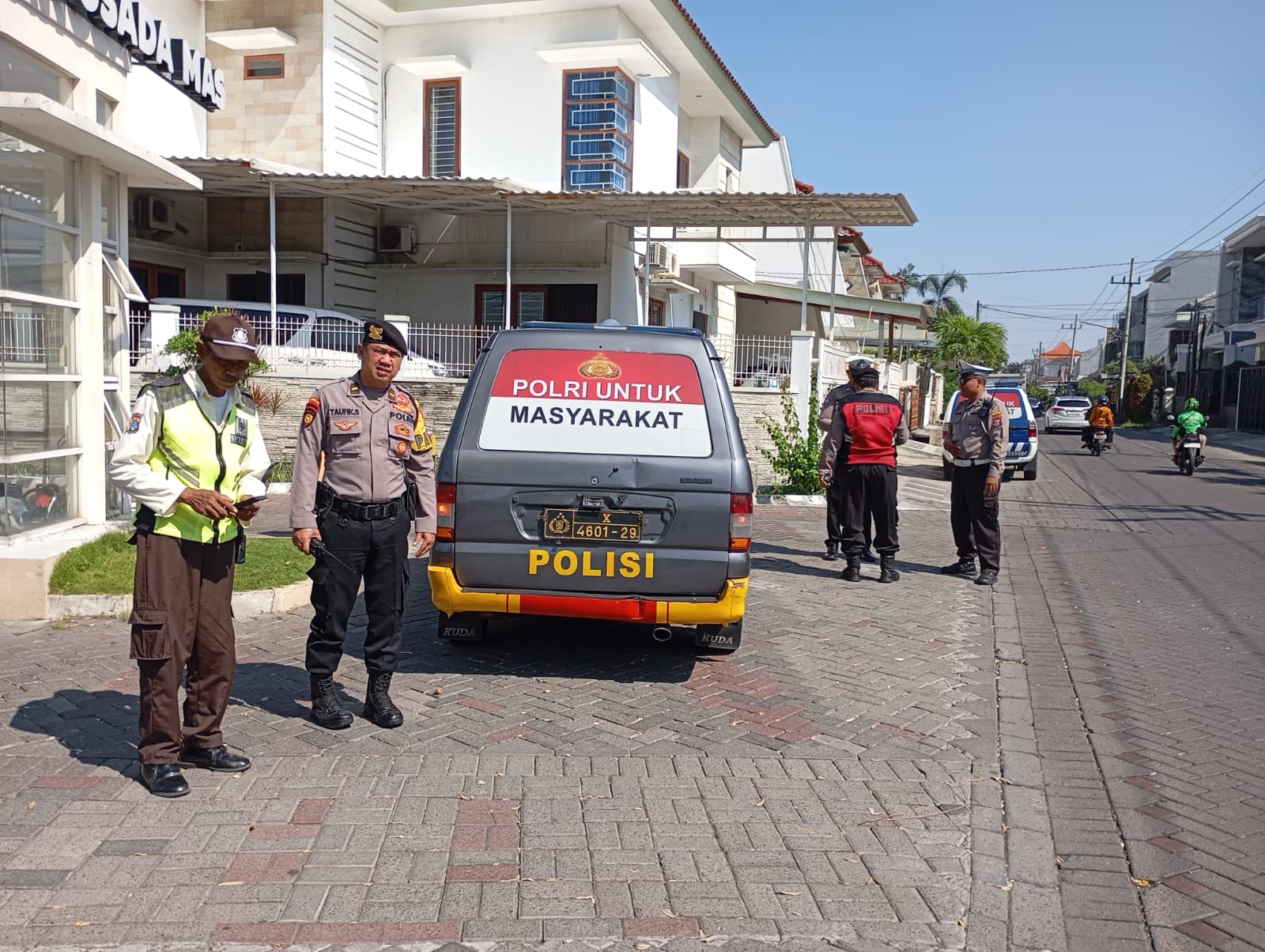 Pastikan Kamtibmas Aman dan Kondusif, Polsek Mulyorejo Jalin Komunikasi dengan Warga