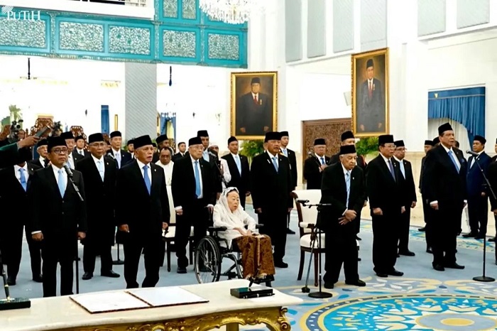 Prabowo Lantik Pratikno sebagai Ketua dan Hatta Rajasa Wakil Ketua Wantimpres