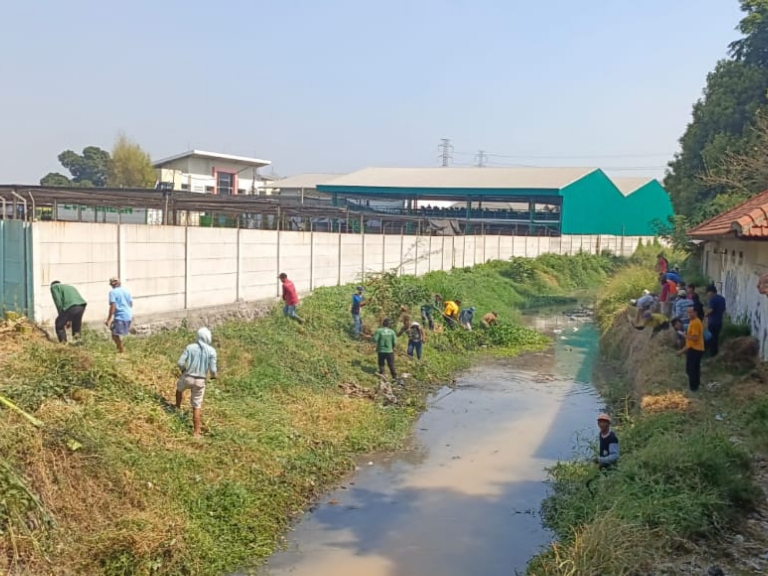 Antisipasi Banjir, Forum DAS Wrati Gelar Aksi Bersih-Bersih di Sungai