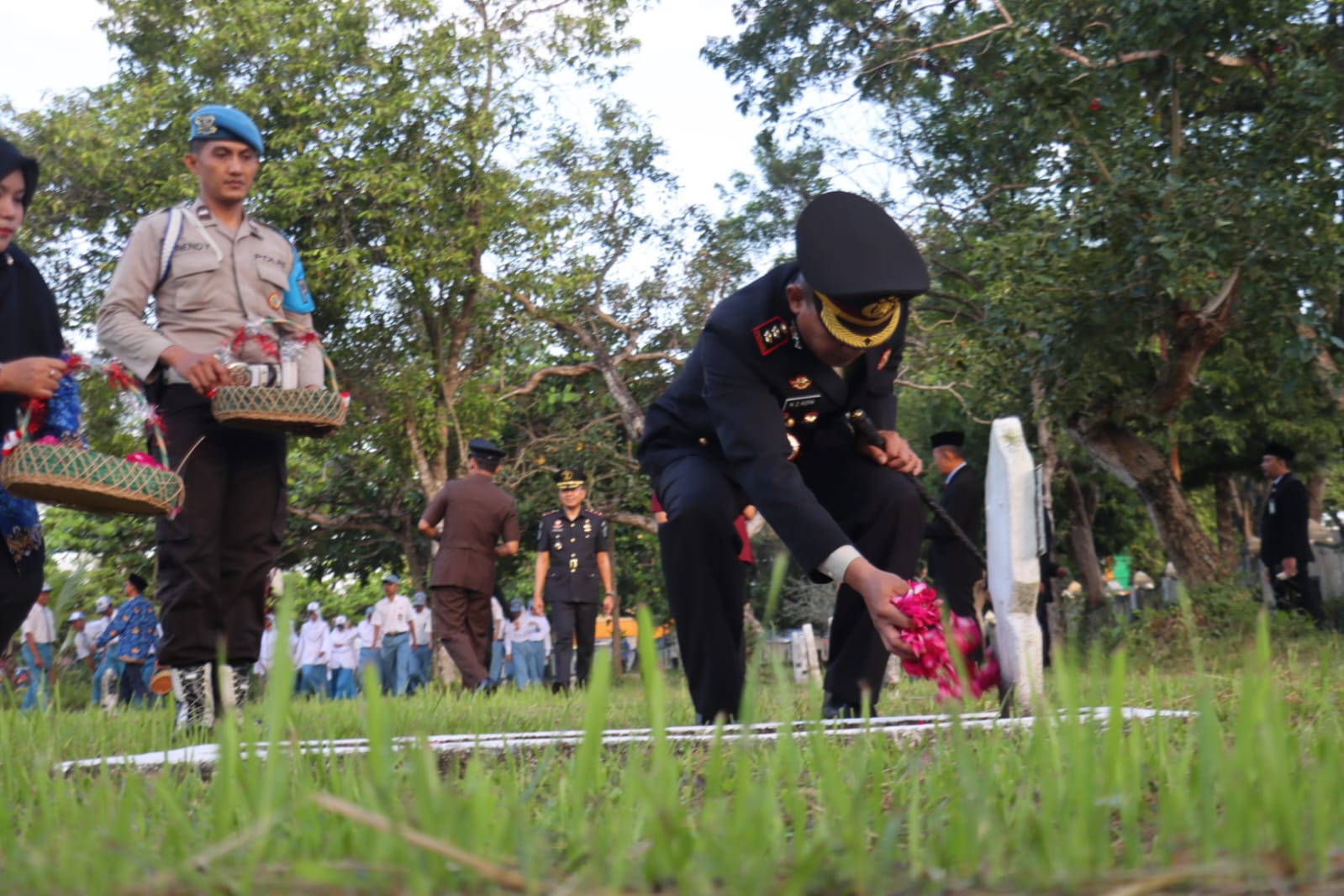 Peringati Hari Kebangkitan Nasional Ke-116, Kapolres Lumajang Pimpin Ziarah di TMP Bersama Forkopimda