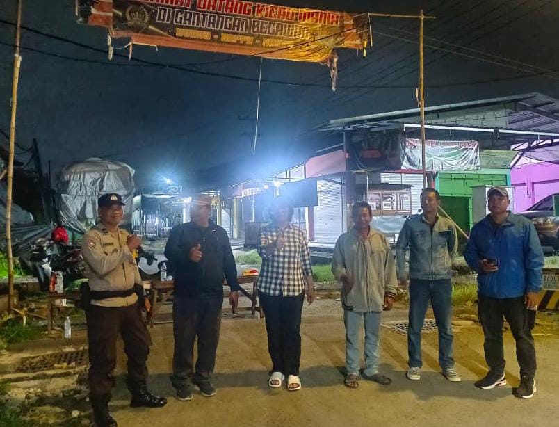 Bhabinkamtibmas Bangkingan Gencarkan Patroli dan Koordinasi Pos Kamling di Wisma Lidah Kulon