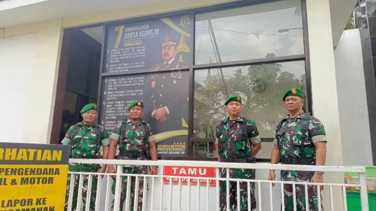 Siagakan Personel TNI, Pengamanan Kejari Pasuruan Diperketat 