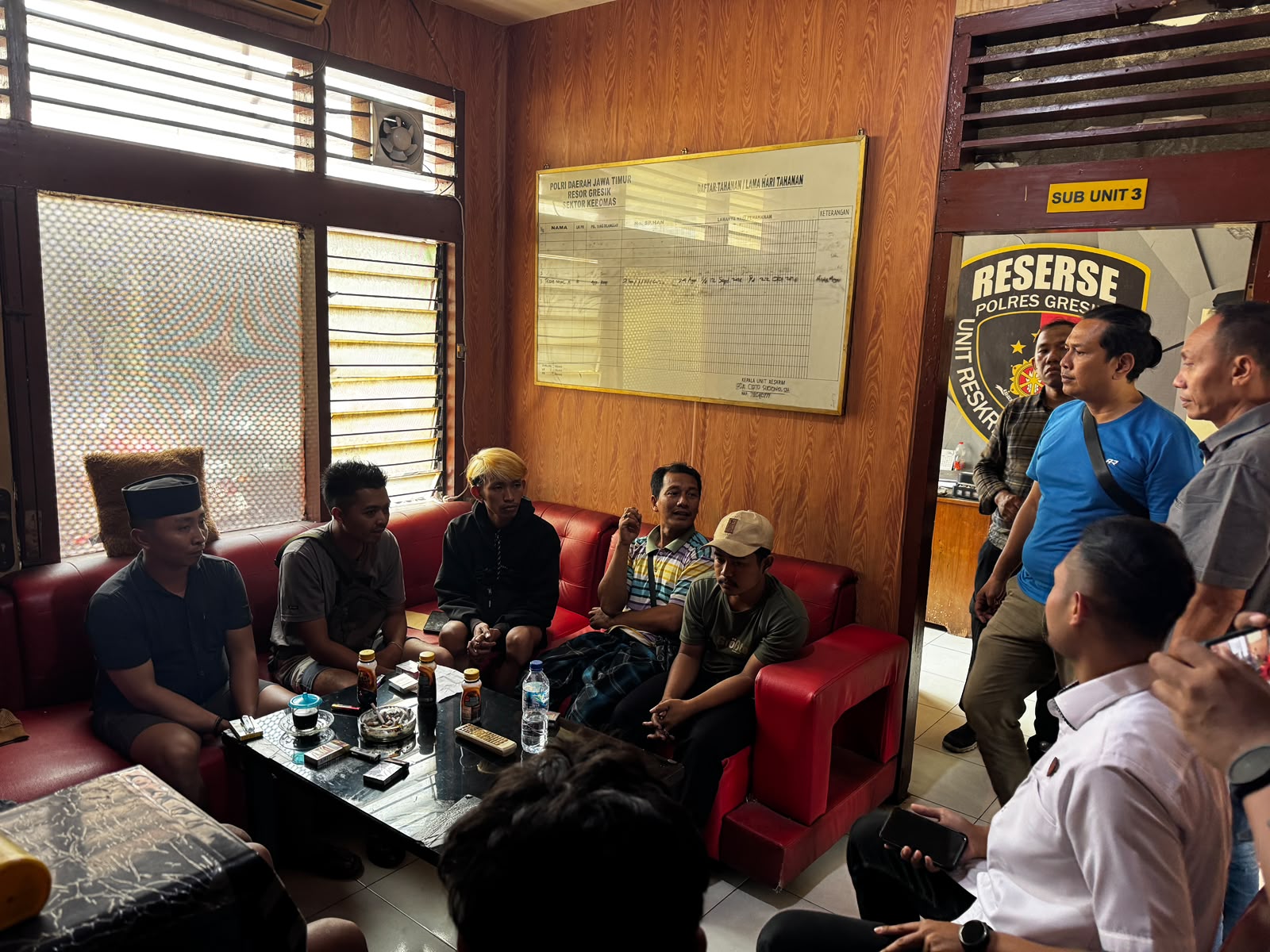 Respons Aduan Kelangkaan Pertalite, Polres Gresik Amankan 14 Pengendara Motor Tangki Modifikasi