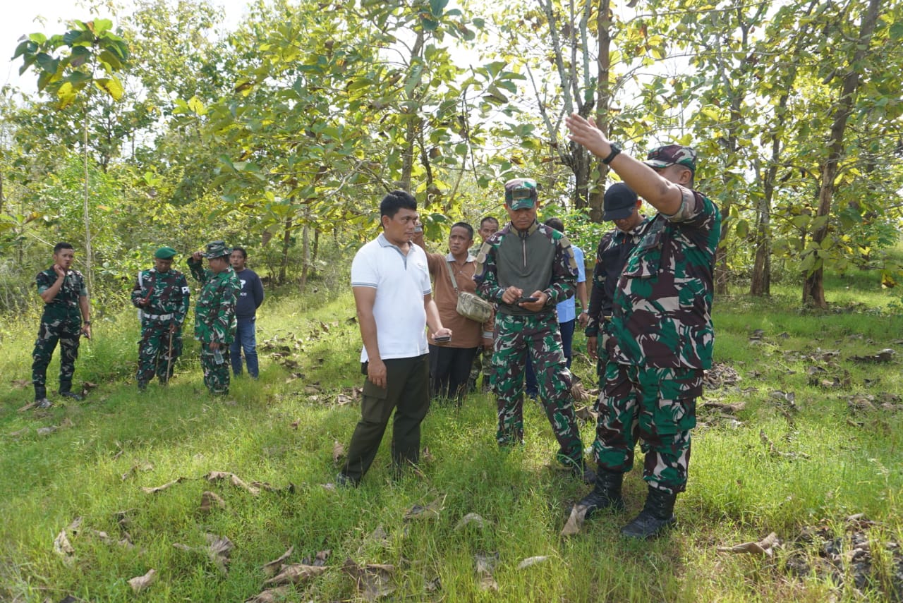 Dandim Sumenep Kawal Penentuan Batas Lahan Yon TP 931/KJ