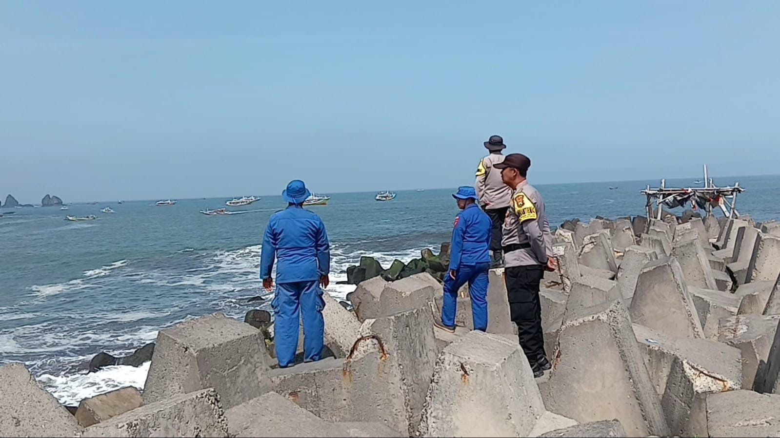 Enam Nelayan Hilang di Perairan Puger,  Pencarian Terus Dilakukan di Tengah Cuaca Ekstrem