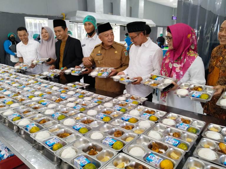 Bupati Sanusi Launching SPPG Yayasan Hasyim Asy'ari Gondanglegi