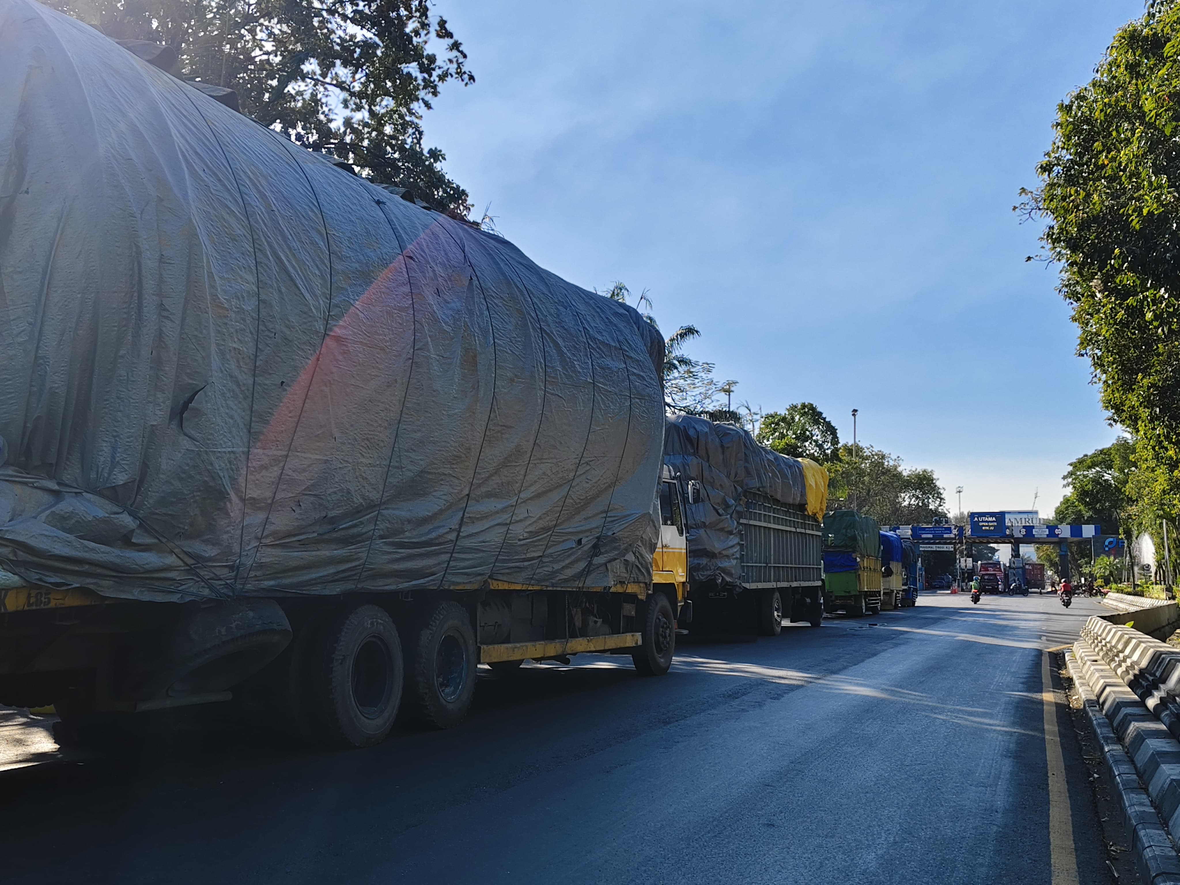 Truk ODOL Bebas Naik Kapal, Penegakan di Jalan Lemah