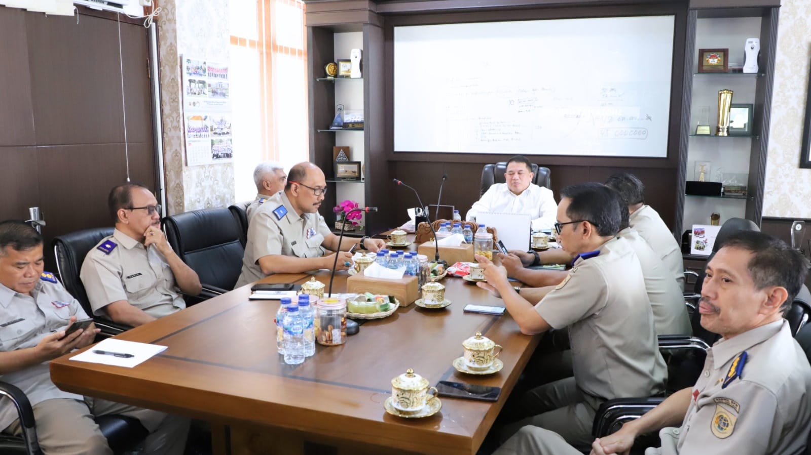 Mendekati Akhir Tahun, Kakanwil BPN Jawa Timur Evaluasi Target Penyelesaian Tunggakan Pelayanan