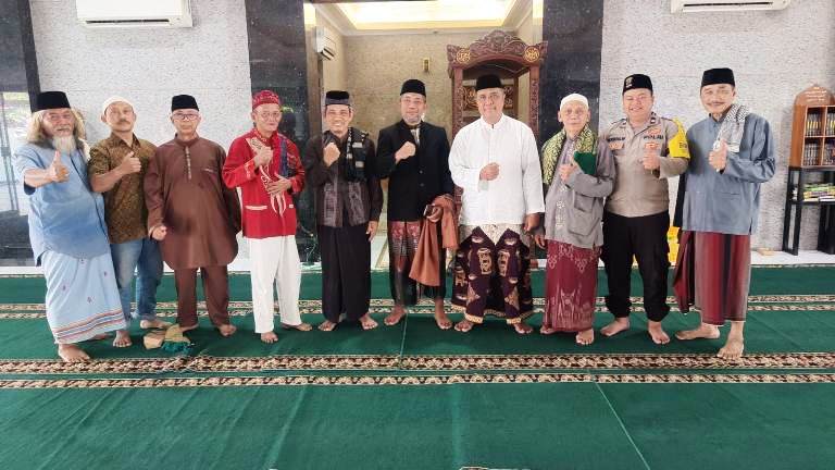 Polsek Tenggilis Mejoyo Jumat Curhat Wujudkan Kamtibmas Melalui Dialog Interaktif dengan Warga Kutisari